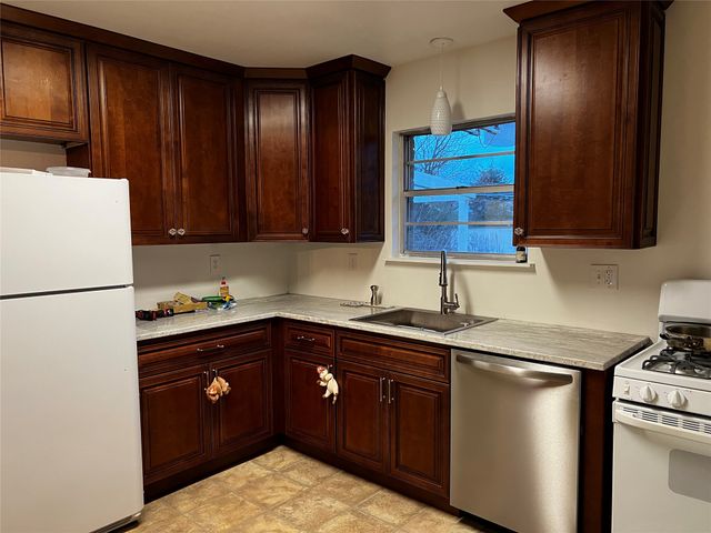 329 N Brighton Avenue, Dallas, TX 75208