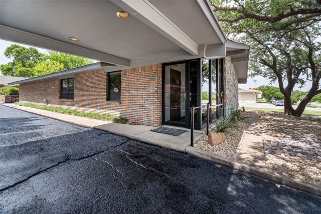 1512 Crestridge Drive, Cleburne, TX 76033