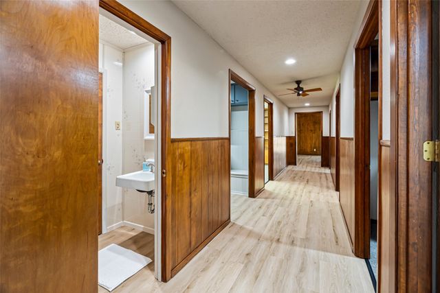 1512 Crestridge Drive, Cleburne, TX 76033