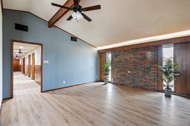 1512 Crestridge Drive, Cleburne, TX 76033