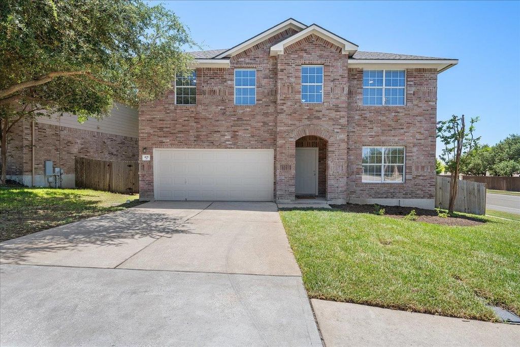 401 Red Hawk DR, Leander, TX 78641