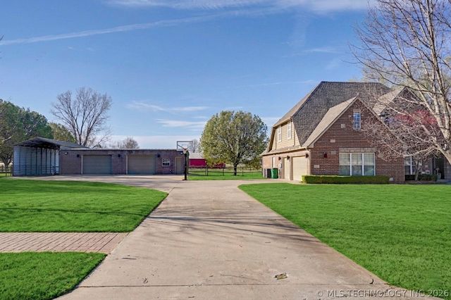 8320 S 257th East Avenue, Broken Arrow, OK 74014