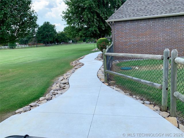 8320 S 257th East Avenue, Broken Arrow, OK 74014