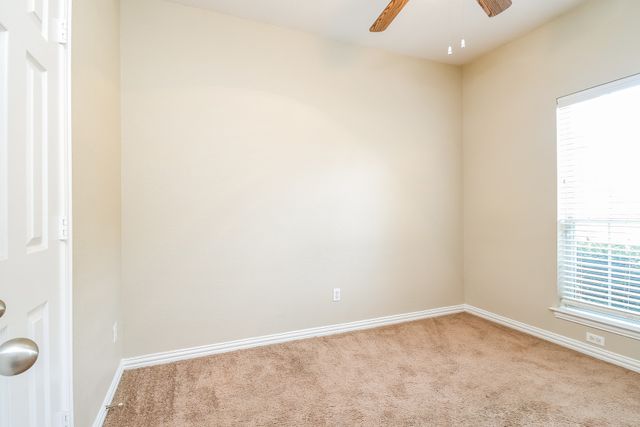 288 Edison Lane, Crowley, TX 76036