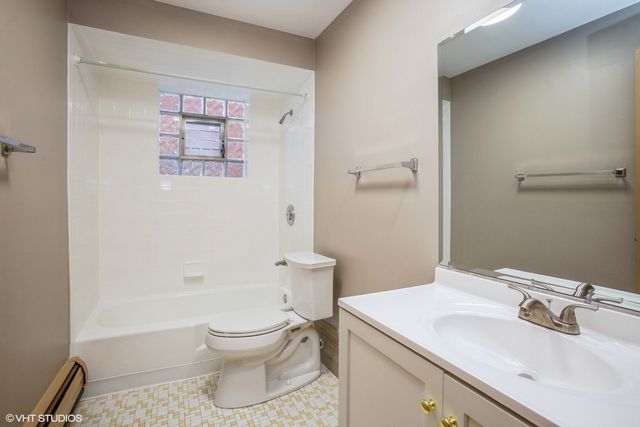 1022 Arnold Court B, Des Plaines, IL 60016