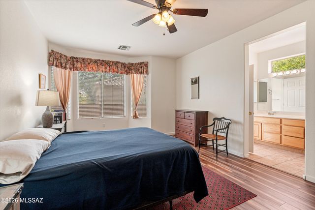 9462 N Whispering Shadows Way, Tucson, AZ 85743