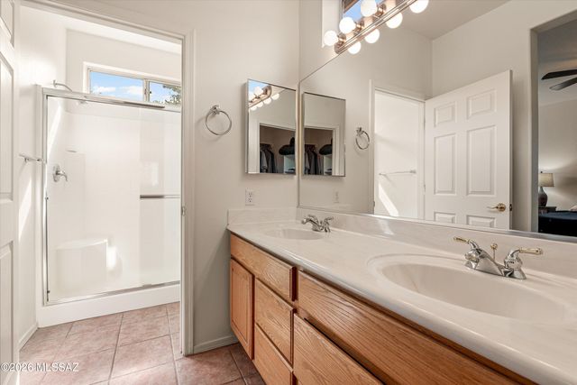 9462 N Whispering Shadows Way, Tucson, AZ 85743