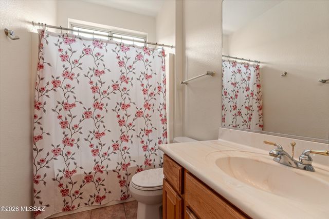 9462 N Whispering Shadows Way, Tucson, AZ 85743