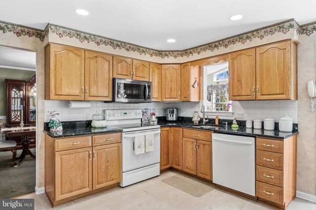 102 RED STONE RDG, Delran, NJ 08075