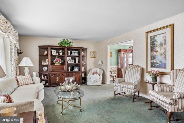 102 RED STONE RDG, Delran, NJ 08075