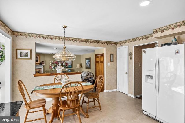 102 RED STONE RDG, Delran, NJ 08075