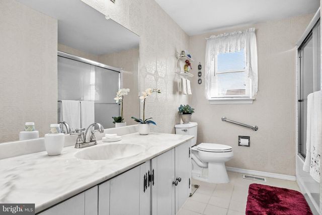 102 RED STONE RDG, Delran, NJ 08075