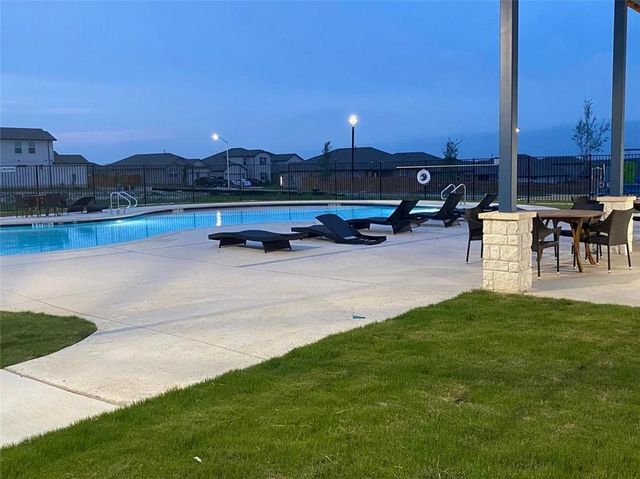 325 ESCONDIDO CIR, San Marcos, TX 78666