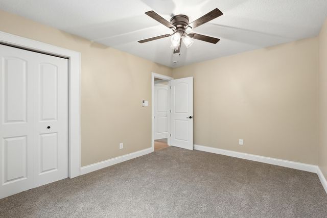 1721 E 42nd Court, Davenport, IA 52807