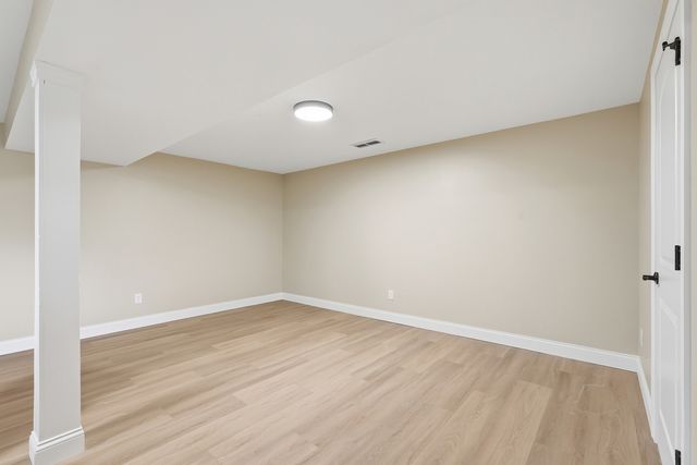 1721 E 42nd Court, Davenport, IA 52807