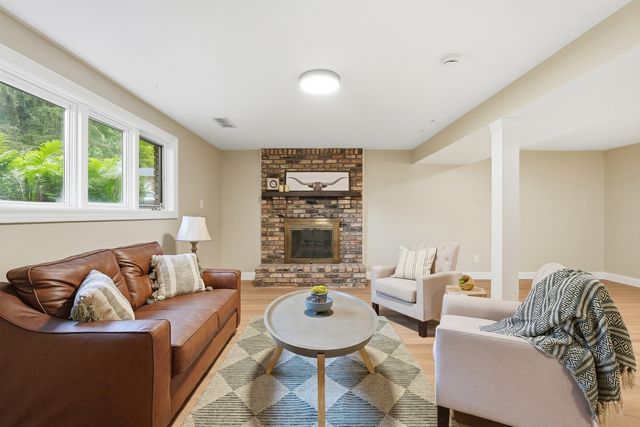 1721 E 42nd Court, Davenport, IA 52807