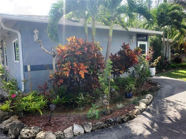 3550 23rd ST SW, Naples, FL 34116