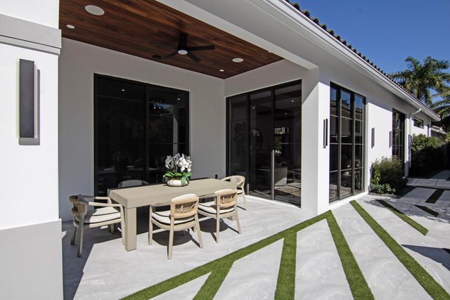 2579 Players Court, Wellington, FL 33414