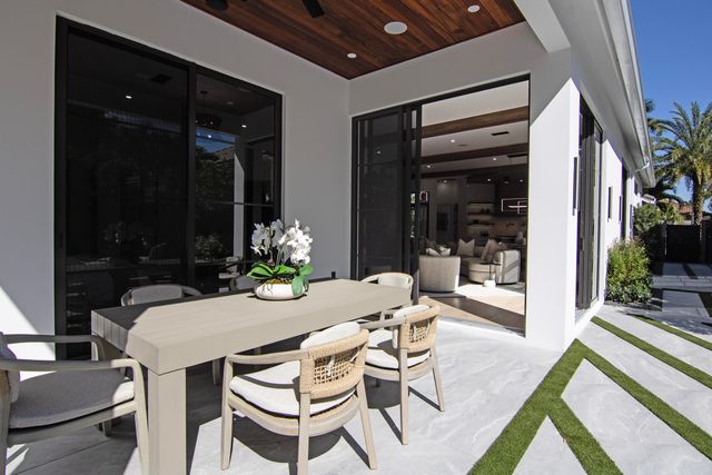 2579 Players Court, Wellington, FL 33414