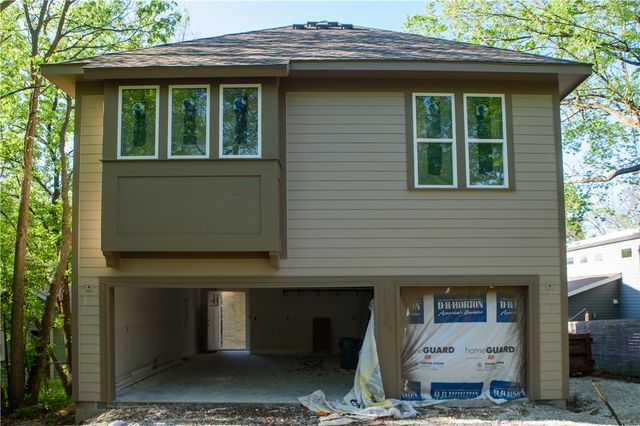 18 E 4th Street, Fayetteville, AR 72701