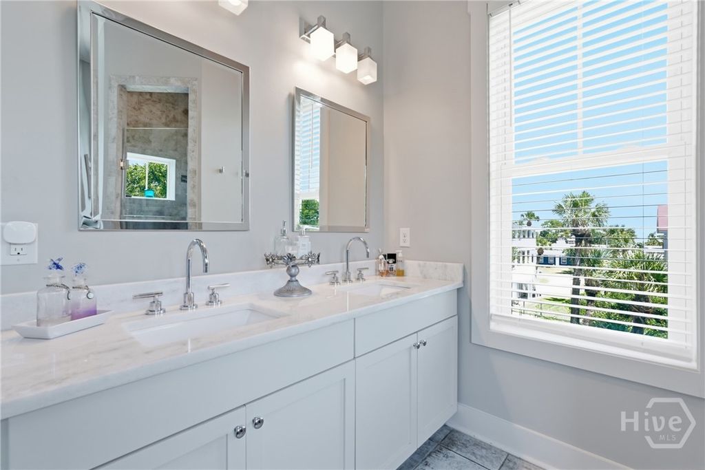 Image 31 of property listing at 13 Solomon Avenue, Tybee Island, GA 31328