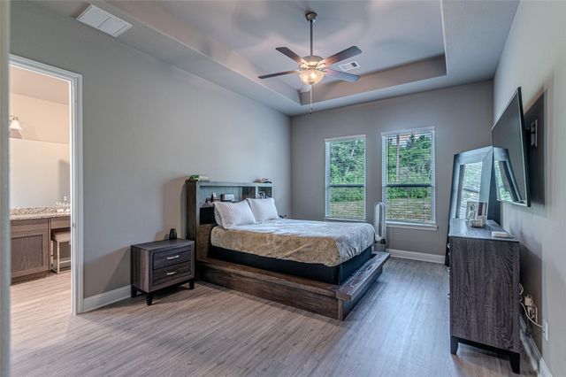 26553 Doe Lane, Hempstead, TX 77445