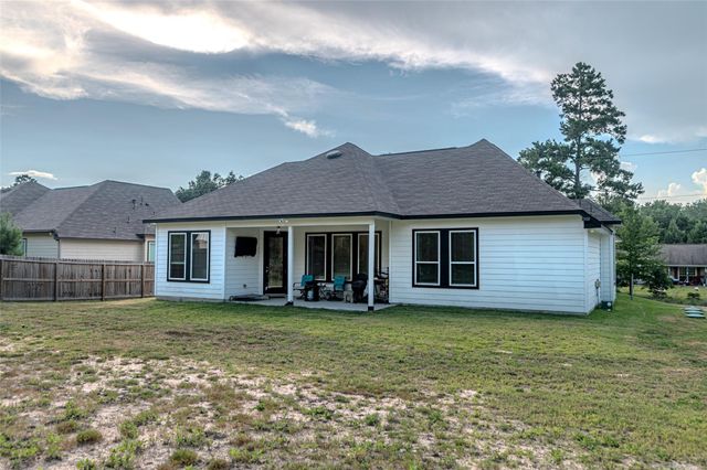 26553 Doe Lane, Hempstead, TX 77445
