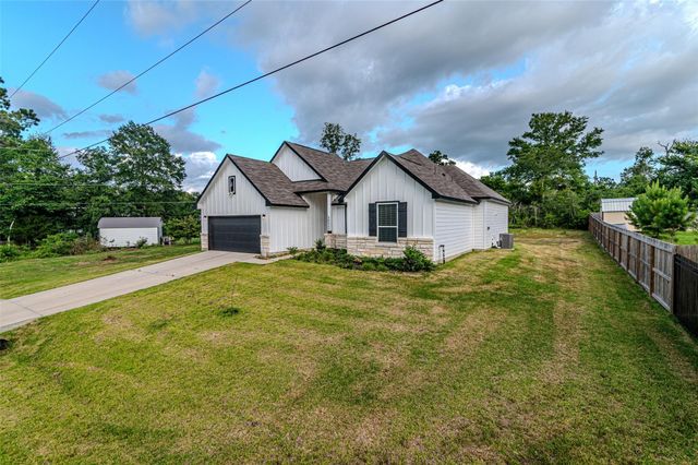 26553 Doe Lane, Hempstead, TX 77445