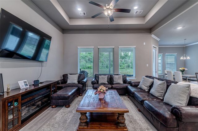 26553 Doe Lane, Hempstead, TX 77445