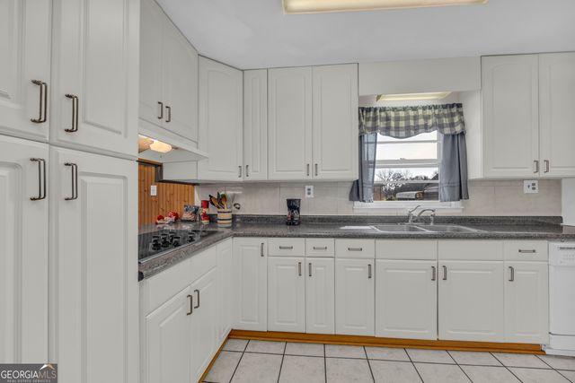 118 Wayne Circle, Hartwell, GA 30643