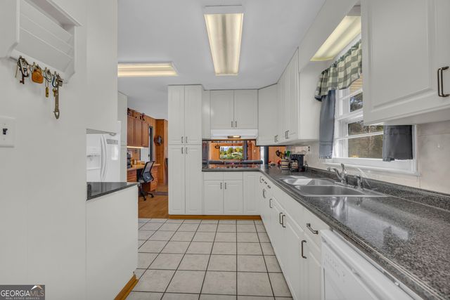 118 Wayne Circle, Hartwell, GA 30643