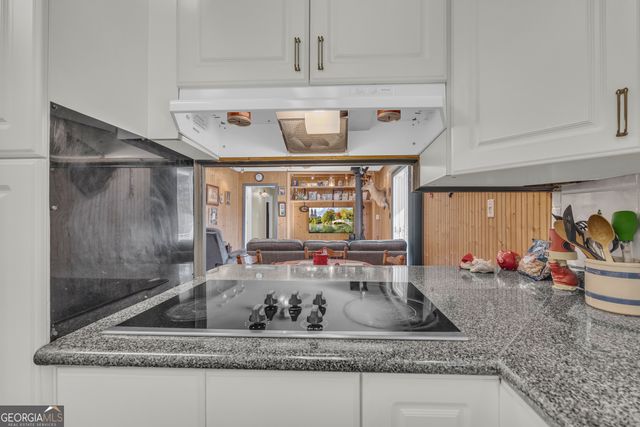 118 Wayne Circle, Hartwell, GA 30643