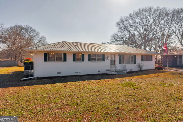 118 Wayne Circle, Hartwell, GA 30643