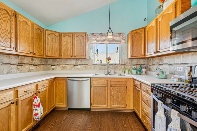 43144 N Lake Avenue, Antioch, IL 60002