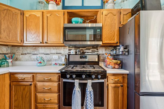 43144 N Lake Avenue, Antioch, IL 60002