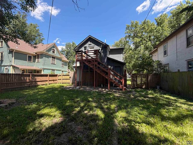 1105 SW Western AVE, Topeka, KS 66604