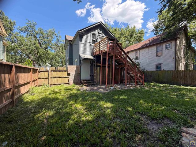 1105 SW Western AVE, Topeka, KS 66604