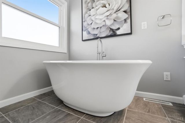 7527 Providence Woods Court, West Chester, OH 45069