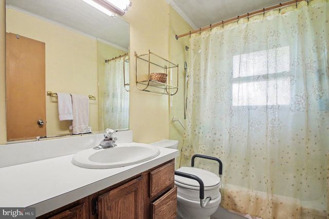 3840 PINEWOOD TER, Falls Church, VA 22041
