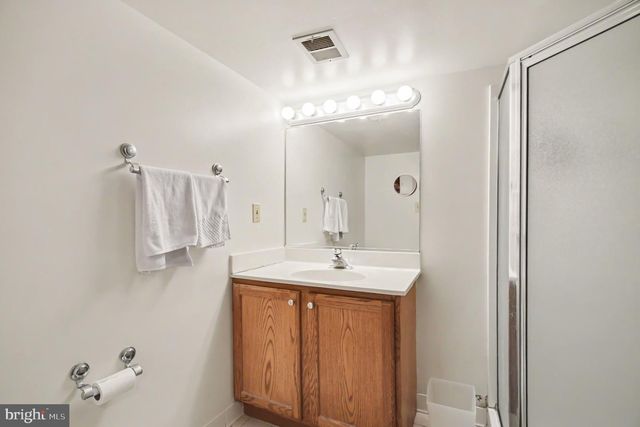 3840 PINEWOOD TER, Falls Church, VA 22041