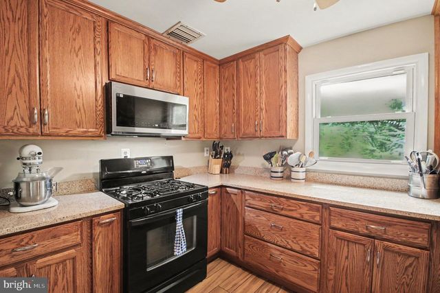 3840 PINEWOOD TER, Falls Church, VA 22041