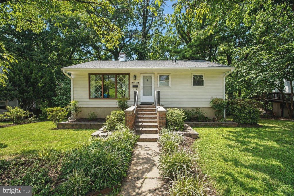 3840 PINEWOOD TER, Falls Church, VA 22041