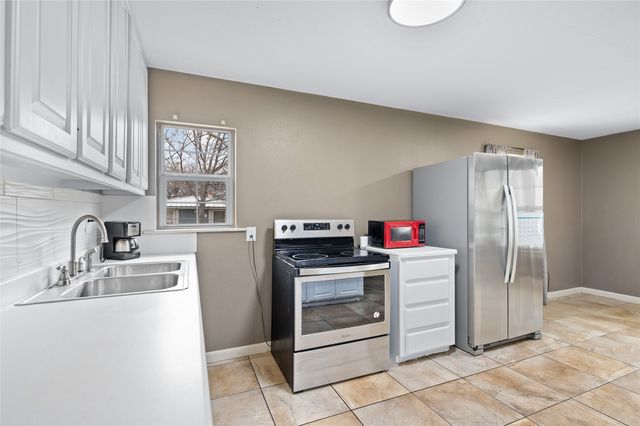 25 Erin Drive, Pottsboro, TX 75076