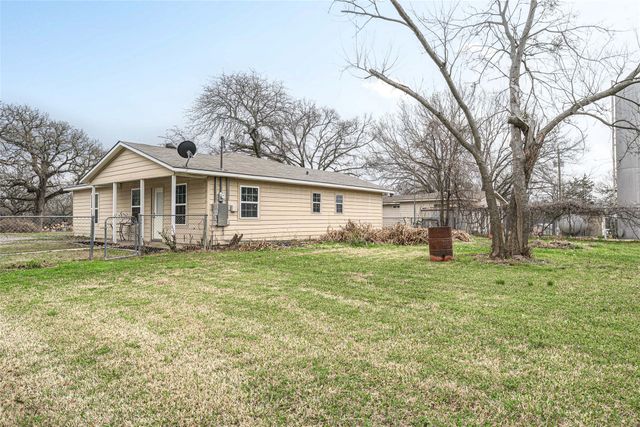 25 Erin Drive, Pottsboro, TX 75076