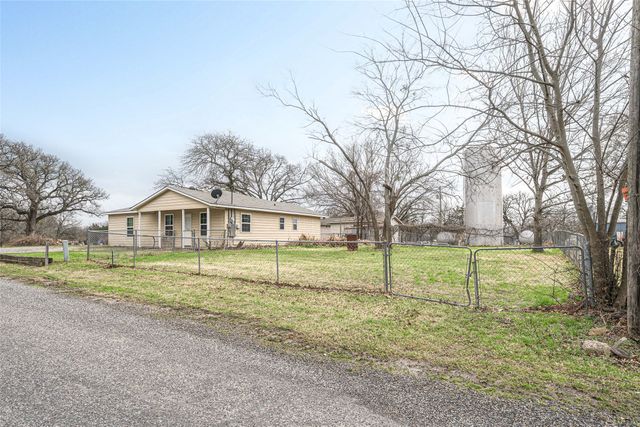 25 Erin Drive, Pottsboro, TX 75076