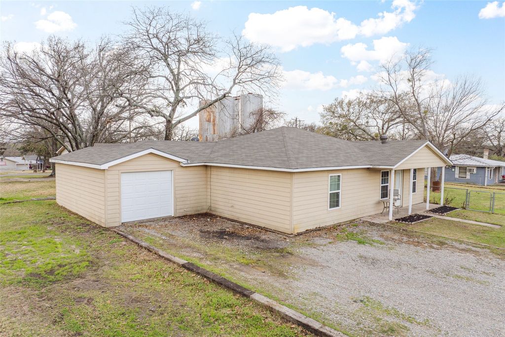 25 Erin Drive, Pottsboro, TX 75076