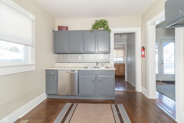 621 N State Street, Greenfield, IN 46140