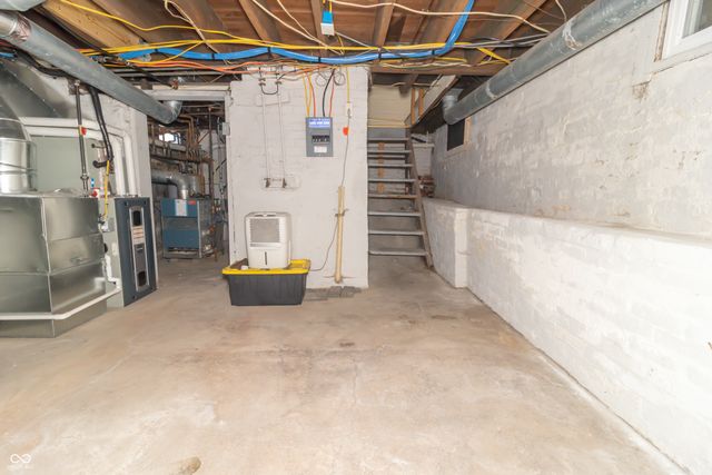 621 N State Street, Greenfield, IN 46140