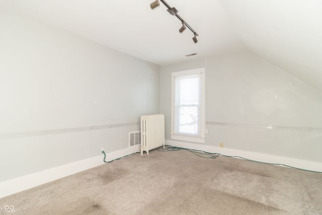 621 N State Street, Greenfield, IN 46140