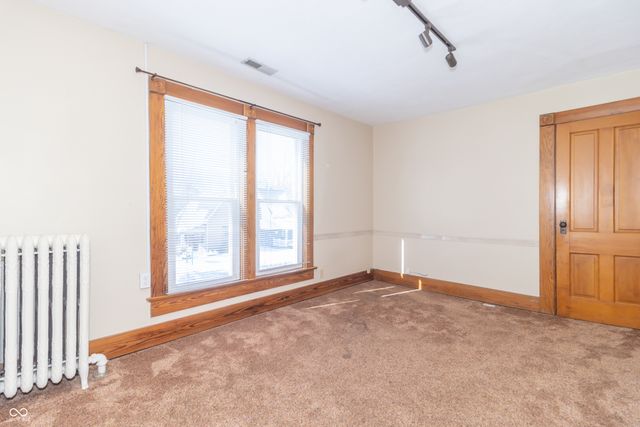 621 N State Street, Greenfield, IN 46140